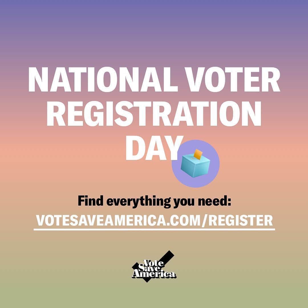 のインスタグラム：「I know we are juggling kids and Covid and quarantine and catatonia but we can do this. It’s simple. Give your child some screen time and sit down with a cup of coffee and register so we can end this chaos and get back to nurturing our young and connecting with our community. Register. Vote. #bidenharris2020」