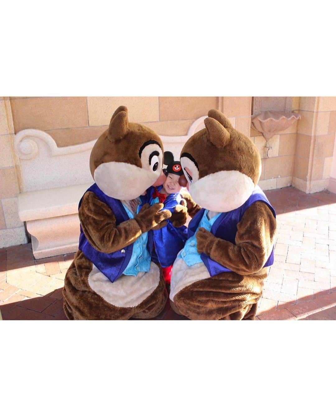 tiahy__さんのインスタグラム写真 - (tiahy__Instagram)「Missing Disneyland resort . . It's a place filled with the dream we have been wishing for. It has given a huge impact on our life. . We were able to make a lot of precious memories there. I hope we’ll have so much fun here one day. . . People are having a tough time. . I pray for the health and safety of people around the world. . . . . #disneyland #taiacostume #disneybaby」9月23日 1時02分 - tiahy__disney