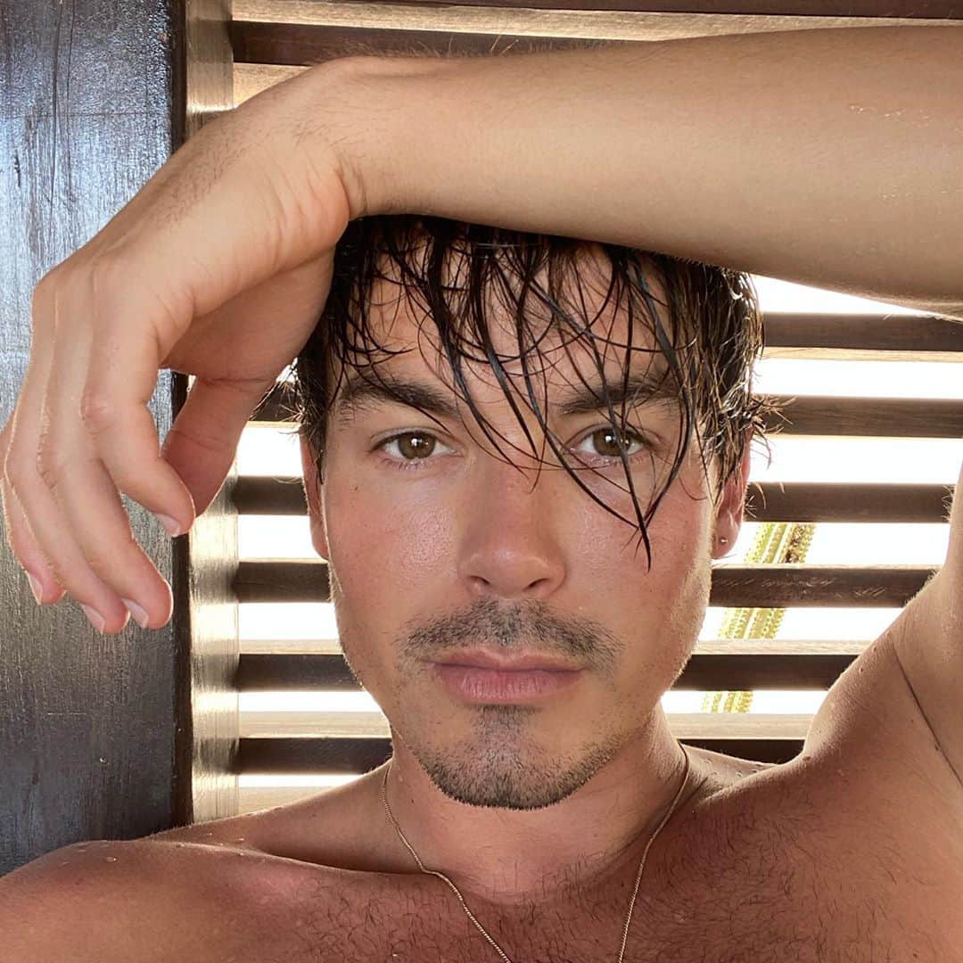 タイラー・ブラックバーンのインスタグラム：「💦」