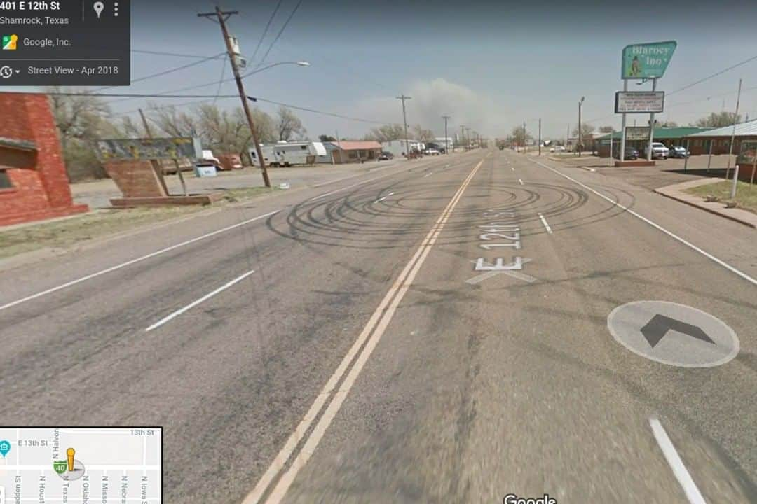 ケン・ブロックさんのインスタグラム写真 - (ケン・ブロックInstagram)「Can you find any other places I’ve slayed tires on Google Street View? This one is in Shamrock, Texas from Gymkhana TEN - where I shredded some @ToyoTires in my Ford F-150 Hoonitruck. #tireslayer #GymkhanaTEN #Hoonitruck」9月23日 1時00分 - kblock43