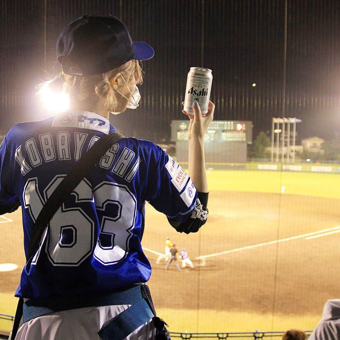 小林ひろみさんのインスタグラム写真 - (小林ひろみInstagram)「5連戦無事完走⚾️💙 足パンパン、、🤣  28歳にはスタンドの階段キツイ笑笑  #小林ひろみ　#恵比寿マスカッツ　#ビールの売り子 #野球　#ヤンコバ  #japanese  #japanesegirl #japanesegravure #asiangirls #japaneseidol  #cute #like #gravureidol #photo #tokyo #tokushima #japan  #ballpark  #beergirl」9月23日 1時07分 - kobahiro0312