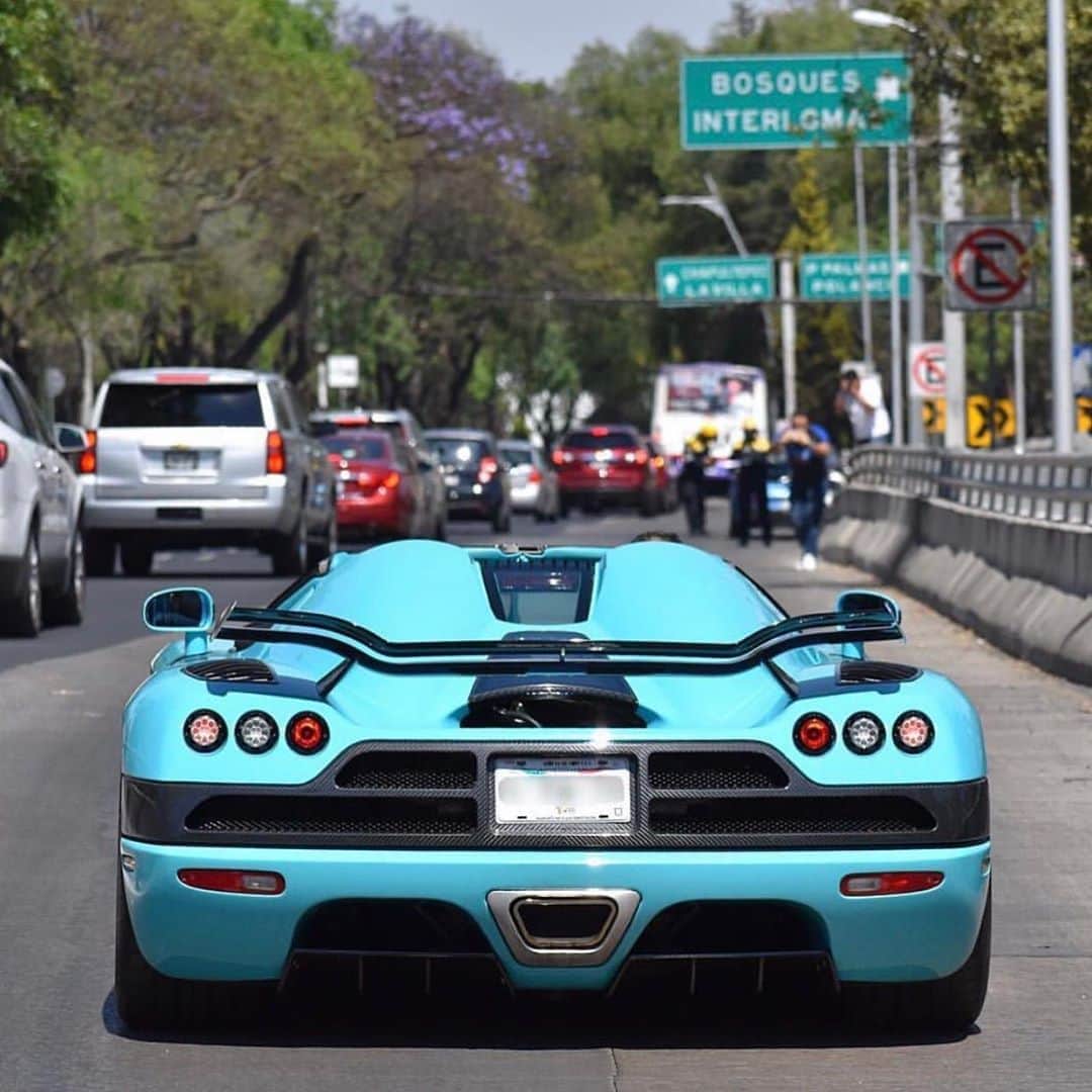 CarsWithoutLimitsさんのインスタグラム写真 - (CarsWithoutLimitsInstagram)「@don_koenigsegg’s Tiffany Blue Koenigsegg CCXR, Murcielago SV & SLS Black Series. Which one are you picking ??? #CarsWithoutLimits #CCXR #MurcielagoSV #SLSBlackSeries」9月23日 1時28分 - carswithoutlimits