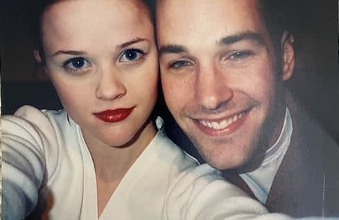リース・ウィザースプーンさんのインスタグラム写真 - (リース・ウィザースプーンInstagram)「Wait a second... did #PaulRudd and I take the 'Selfie' in 1996?」9月23日 1時37分 - reesewitherspoon