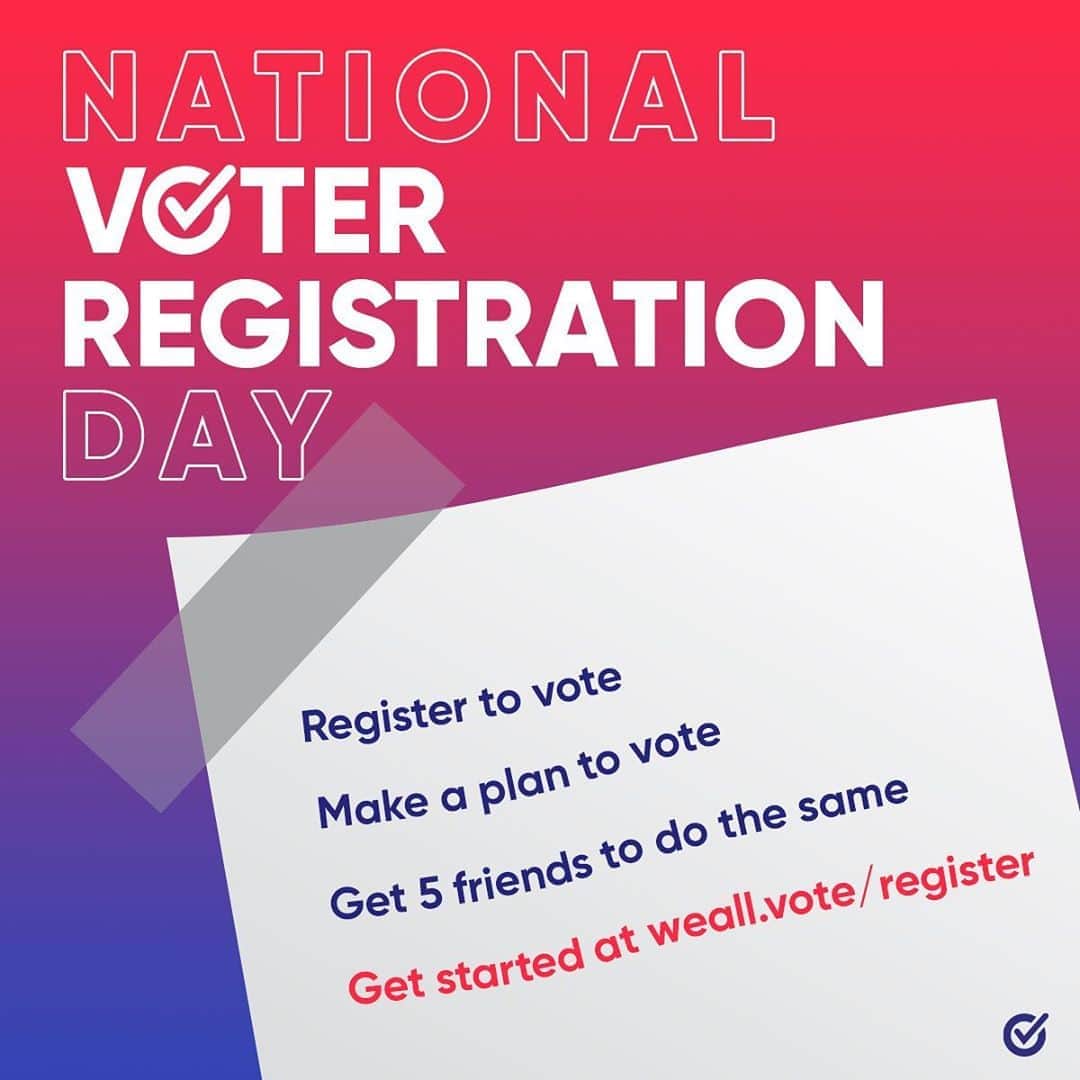 プラバルグルンさんのインスタグラム写真 - (プラバルグルンInstagram)「Happy #NationalVoterRegistrationDay! The best person to get the people in your life registered to vote is YOU! Here is our challenge to you: Help 3 friends or family members register to vote. Take @WhenWeAllVote’s pledge: weall.vote/prabalgurung」9月23日 1時32分 - prabalgurung