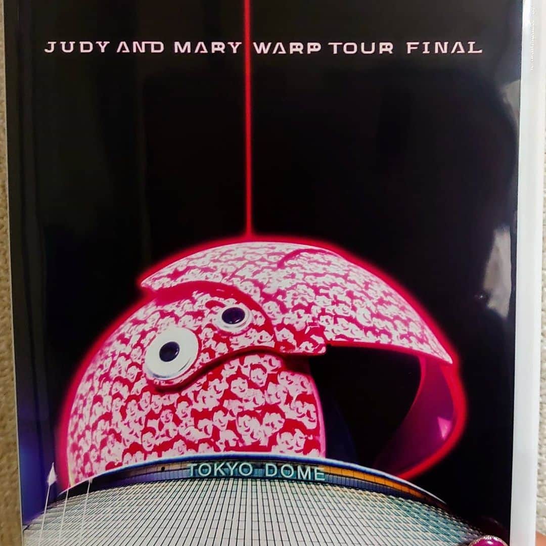 吉岡奈々子さんのインスタグラム写真 - (吉岡奈々子Instagram)「久しぶり #dvd #JUDY&MARY #finallive」9月23日 2時08分 - nanakoyoshioka