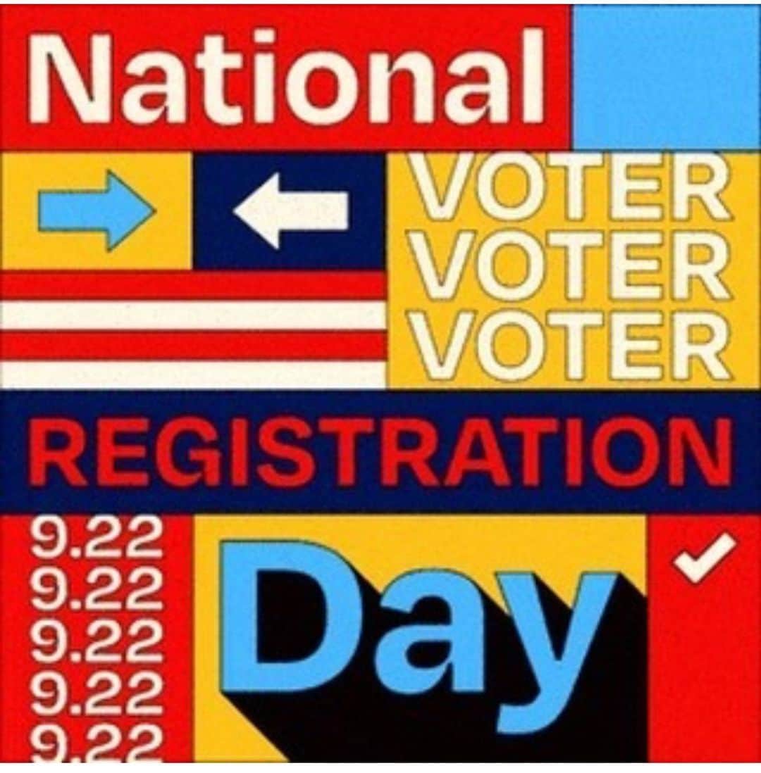 エリック・クリスチャン・オルセンのインスタグラム：「Not to be hyperbolic, but the future of us as a species hangs delicately in the balance. #vote #nationalvoterregistrationday」