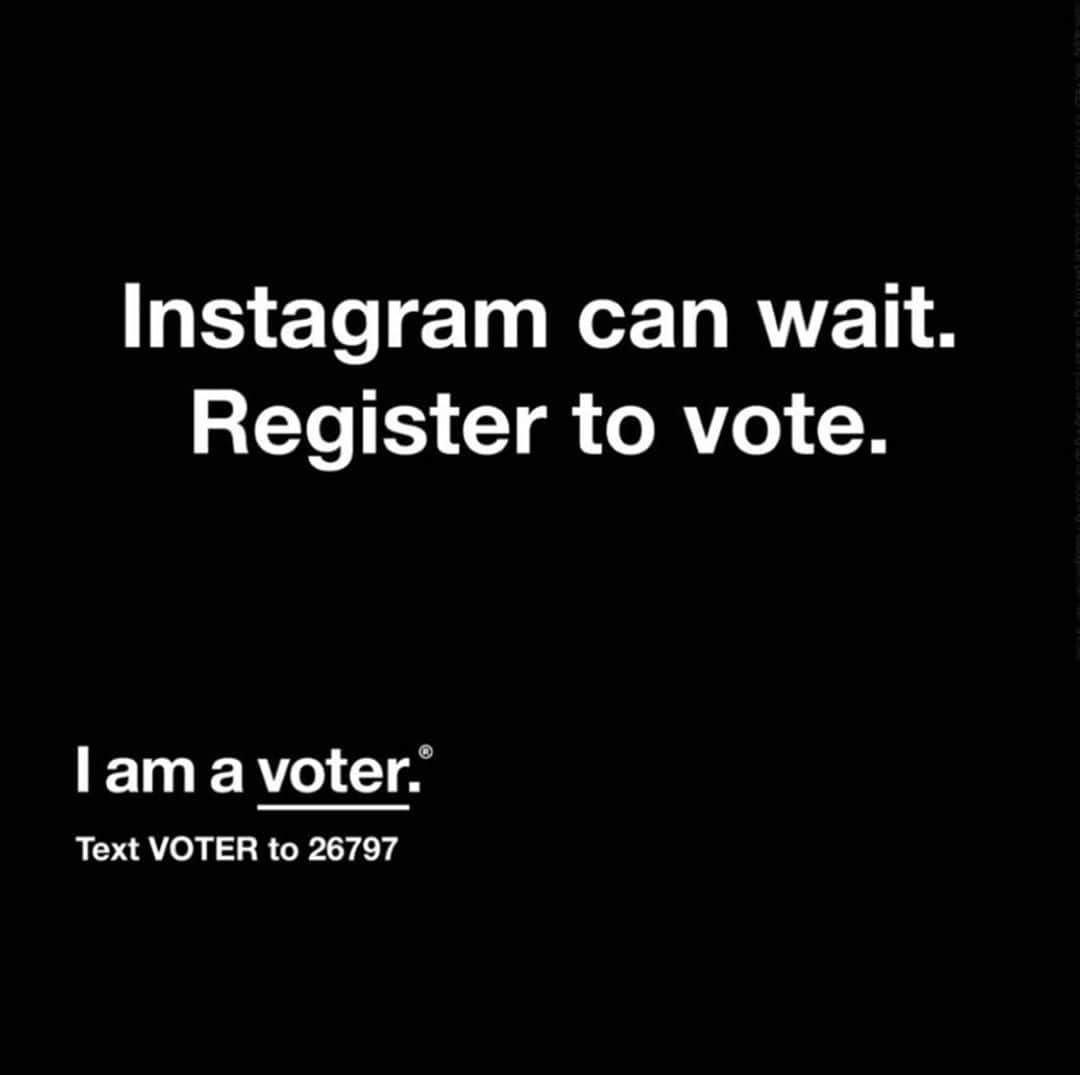 ジェリー・ライアンのインスタグラム：「Today on #nationalvoterregistrationday , text VOTER to 26797 to make sure you are registered!  I can tell you from personal experience this year, EVEN IF YOU THINK YOU’RE REGISTERED, DOUBLE-CHECK. And then as soon as voting begins in your area, VOTE.」