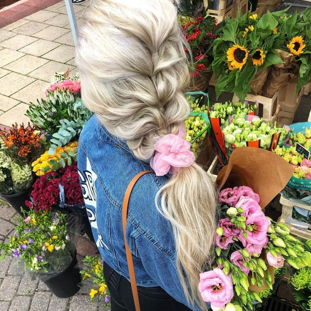 アクセサライズのインスタグラム：「Fallin' for this breath of fresh flair 🌸  📷 : @michaelgrayhair & @chloe_alishia  Tap the link in our bio to shop #Accessorize #Accessorizer」