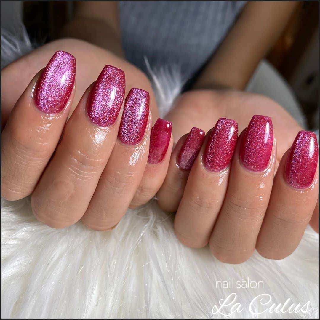 Mihoさんのインスタグラム写真 - (MihoInstagram)「nails. . . 赤もめっちゃかわいいー🥺❣️ @icegel_japan @icegelnail スターギャラクシーネイル💅🌌✨✨ . . スターギャラクシージェルに、 カラージェルを混ぜて作った オリジナル♡♡♡ . お客様の要望を少しでも叶えたくて お客様の好みと、肌の色に合わせて調合しています🤗✨ . . 似合わせカラー、任せてください❣️ . . スターギャラクシー、 マグネットジェルは、 1本¥300-で追加できます✨ . ◆オフ込み1.5時間 ◆丁寧ケア付き ◆1ヶ月以内のご来店で¥500-引き (キャンペーンデザインは適用外) . . . #laculus #お客様ネイル  #スターギャラクシー#美甲#フィルインサロン . #ネイル #ジェル #ジェルネイル #ネイルアート #ネイルサロン #ネイルデザイン #三宮フィルイン #秋ネイル  #プライベートサロン #プライベートネイルサロン #ネイルアーティスト . #神戸 #三宮 #神戸元町 #大阪 . #神戸ネイル #神戸ネイルサロン #三宮ネイルサロン #三宮ネイル . #nail #nails #nailart #beauty #kawaii」9月23日 3時31分 - la.source_nail
