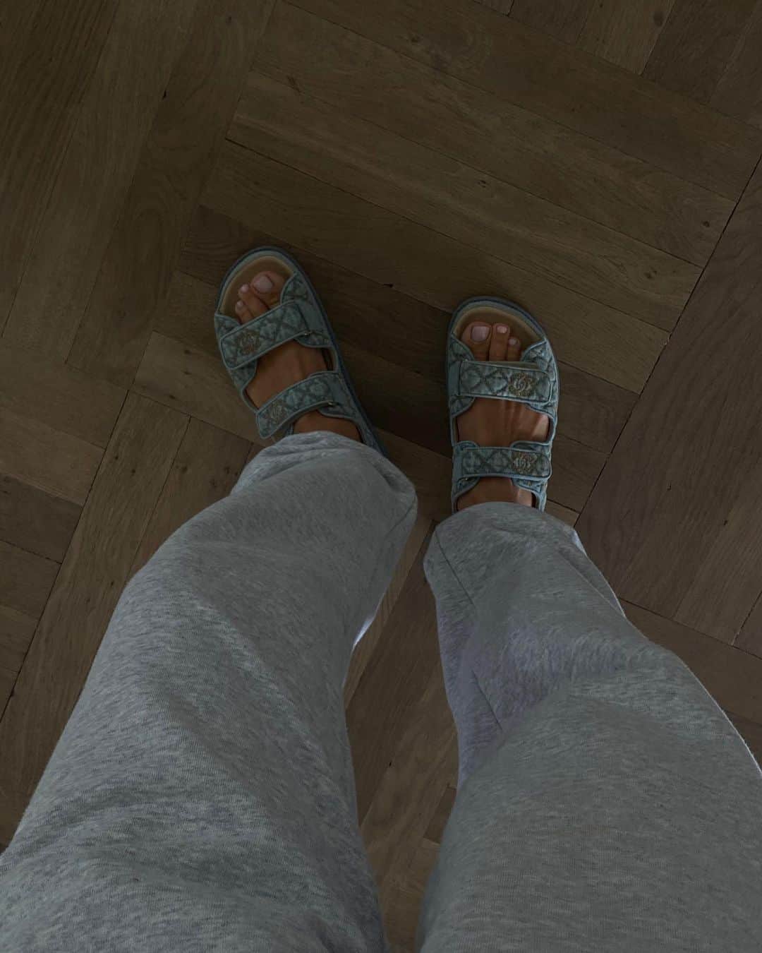 Mathilde Goehlerのインスタグラム：「Home wardrobe」
