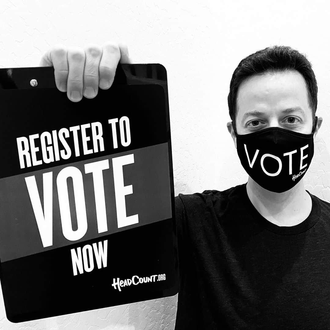 Jimmy Eat Worldさんのインスタグラム写真 - (Jimmy Eat WorldInstagram)「Today is #NationalVoterRegistrationDay. Celebrate with @headcountorg and make sure you’re #VoteReady. Register to vote or check your status now at headcount.org」9月23日 3時43分 - jimmyeatworld