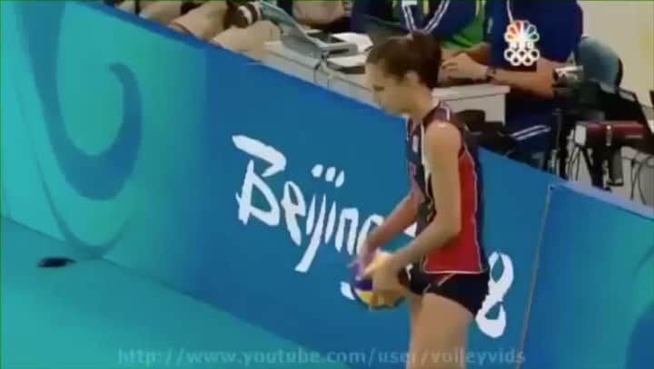 シェイラ・カストロのインスタグラム：「Alguns lances na final olímpica de 2008. Como eu gosto de rever!!! E essa seleção? Pra mim uma das melhores se não a melhor que tivemos até hoje! E vcs, o que acham? #olimpiadas #brasil #ouroolimpico #esporte #tokyo #volei #voleibol」