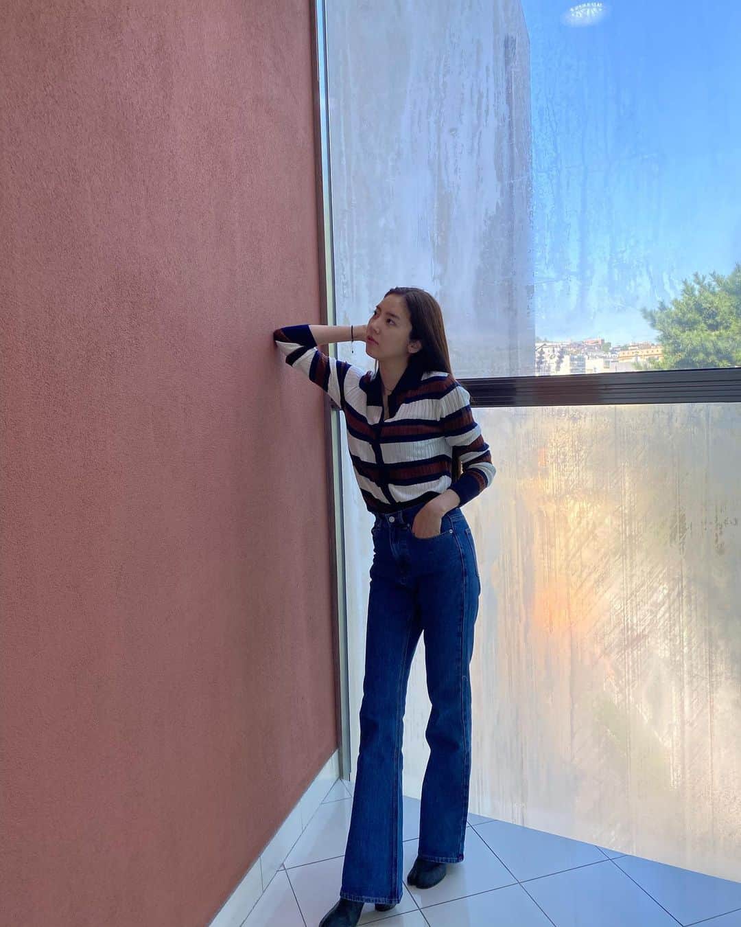 ソン・ダムビのインスタグラム：「오늘 날씨에는 너로 정했어👕👖  #광고#광고모델  #앵커#ankor#💕💕」