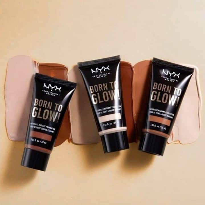 NYX Professional Makeup JPのインスタグラム：「\保湿セミマット肌💗/ . BORN TO GLOWの #ナチュラリーラディアントファンデーション はクリーミーなテクスチャーでスッと肌になじみやすいリキッドファンデーション😍 . 重ね付けしても厚ぼったくなりにくいよ🌟 . ツヤタイプのファンデーションの上から軽くパウダーでおさえると、ほどよくツヤ感を残したセミマット肌になれるからぜひ試してみてね 👍  . ボーン トゥー グロー ナチュラリーラディアントファンデーション 1,800円(税抜) . #メイクアップジャンキー #LAメイク #リキッドファンデ #ツヤファンデ #セミマット肌 #秋ファンデ #艶肌 #ファンデーション #ファンデーション難民 #オススメコスメ #ファンデーションブラシ #低刺激 #カバー力 #コスメ記録 #スキンケアマニア #ベストコスメ #コスメレポ #海外コスメ #コスメレビュー #プチプラコスメ #コスメ購入品 #コスメマニア #LA #nyxprofessionalmakeup #nyxcosmeticsjp #cosme #makeup #makeuplove」