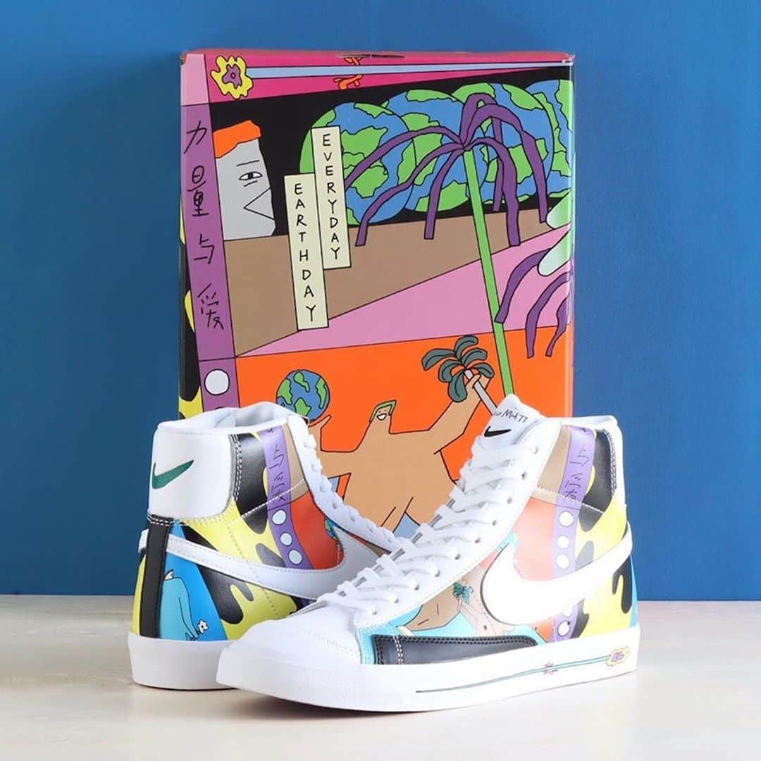 Sneaker Newsさんのインスタグラム写真 - (Sneaker NewsInstagram)「A quick shot of the Ruohan Wang x Nike Flyleather shoebox! Each pair will come housed in a custom box with the Berlin-based artists illustrations covering all the surface area. For a closer look at this 9/24 drop, tap the link in our bio.」9月23日 15時01分 - sneakernews