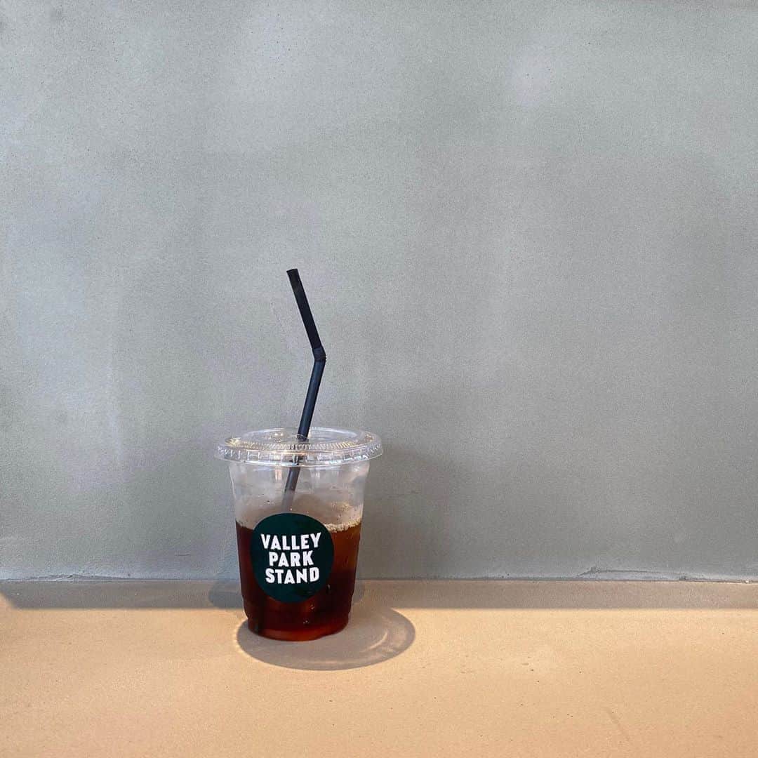 長谷川あやのインスタグラム：「☕️☕️☕️#cafe#shibuya#coffee#valleyparkstand#miyashitapark ・ ・ ・ MIYASHITA PARKデビューの波に乗り遅れた🙋‍♀️」