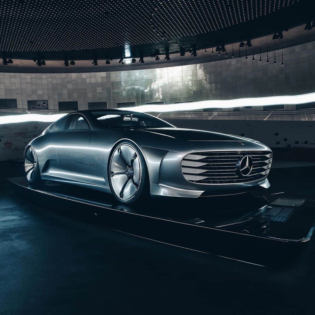 メルセデス・ベンツさんのインスタグラム写真 - (メルセデス・ベンツInstagram)「Back in 2015 the Mercedes-Benz Concept IAA set an aerodynamics world record for four-door four-seater in the wind tunnel and gave an outlook on the future of car design. Today it can be found as an exhibit in the @mercedesbenzmuseum 📸 @rawlenses #MercedesBenz #MBclassic #ConceptCar #onenightatthemuseum」9月23日 6時14分 - mercedesbenz