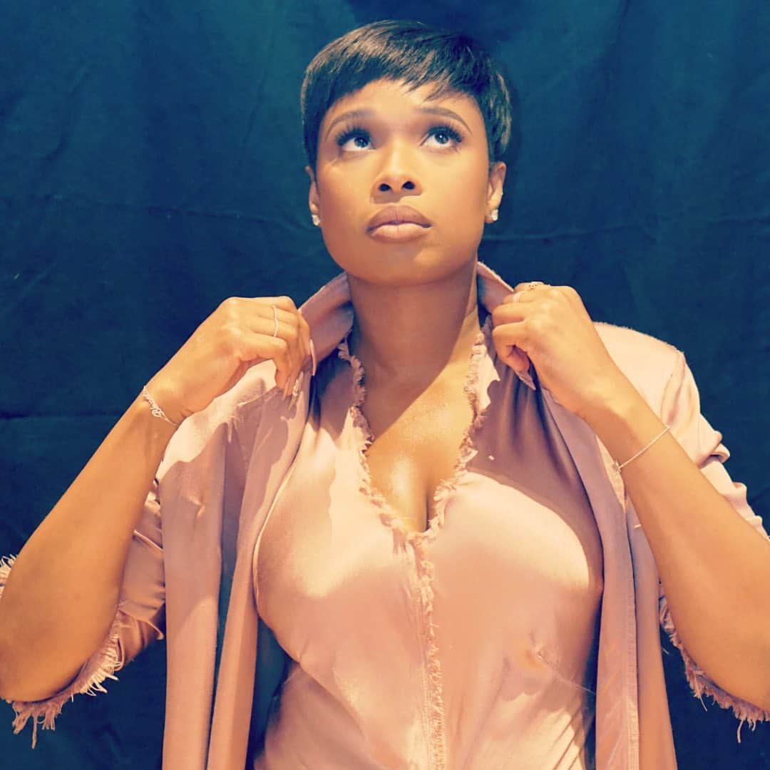 ジェニファー・ハドソンのインスタグラム：「Yea , though I walk through the valley of the shadow of death , I will fear no evil: for thou art with me ;  psalms 23:4  watch me confront “Evil” Tonight on  @abcnetwork it’s time somebody did !」