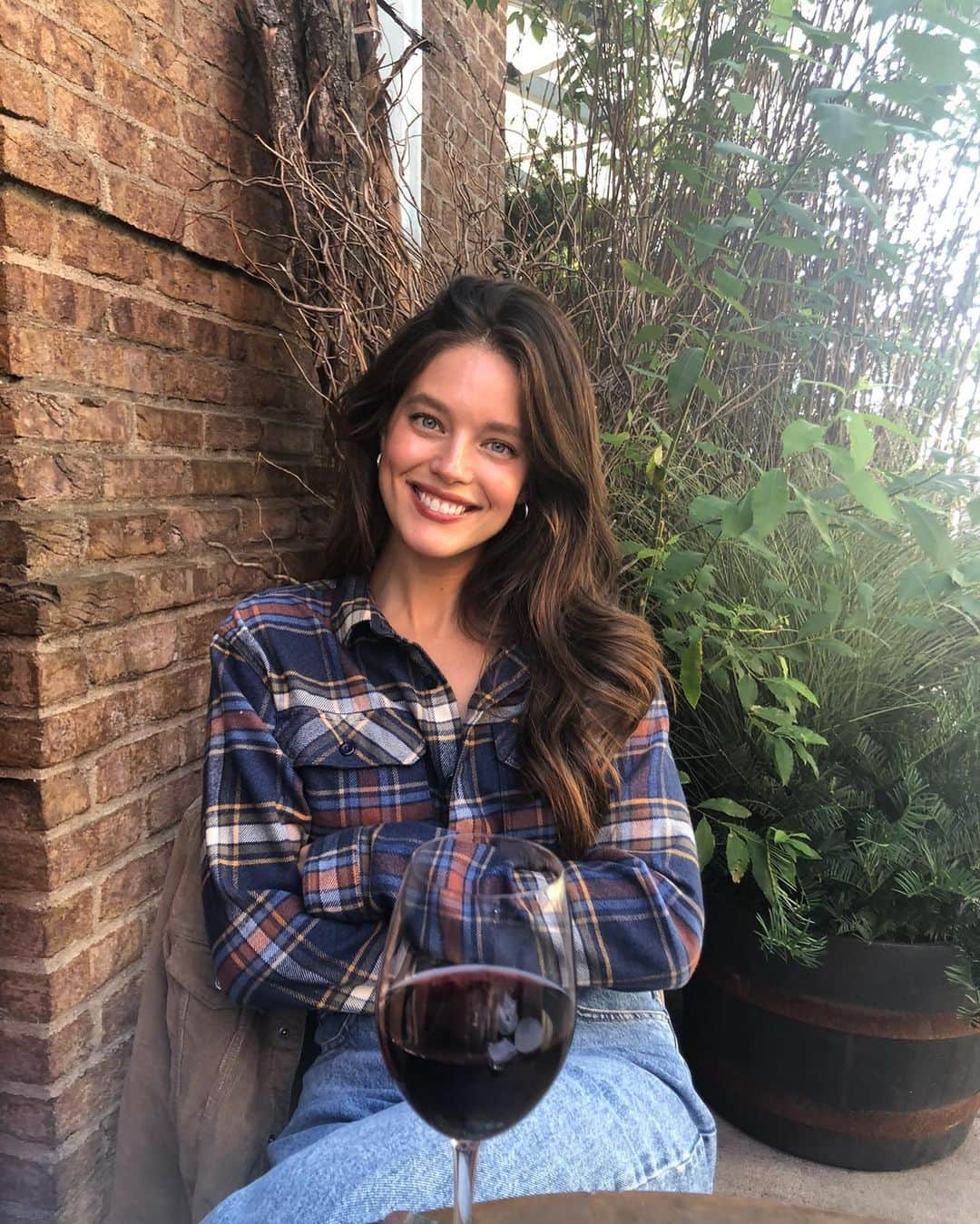 エミリー・DiDonatoさんのインスタグラム写真 - (エミリー・DiDonatoInstagram)「It’s full body Cabernet Sauvignon season 🍷 🍁 flannel is men’s @patagonia」9月23日 6時33分 - emilydidonato