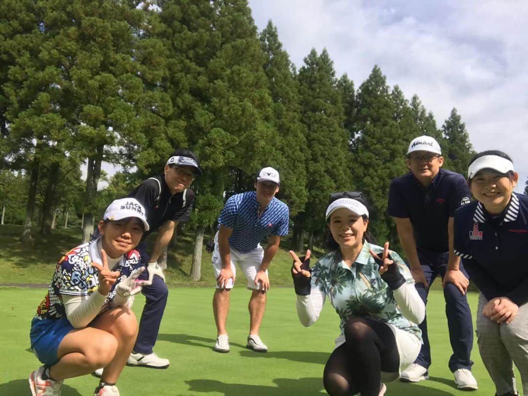 川原由維さんのインスタグラム写真 - (川原由維Instagram)「グループラウンドLesson✨  #ゴルフ #ゴルフ女子 #ゴルフ男子 #ゴルフレッスン #楽しそうでなにより #本格レッスン #皆さんの笑顔が嬉しい #女子プロゴルファー」9月23日 7時17分 - yui5520