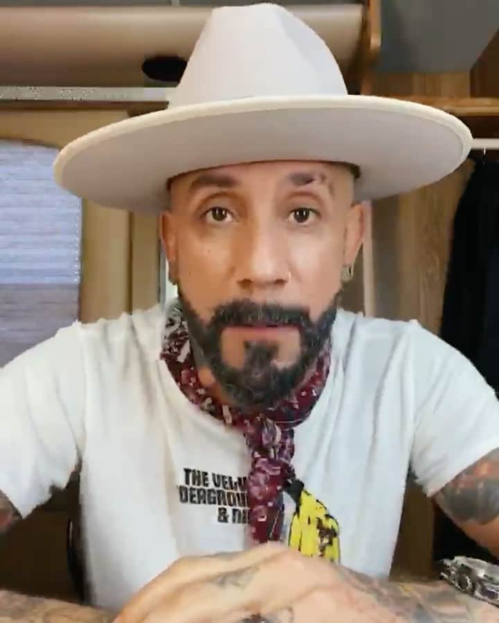 A.J.のインスタグラム：「Getting ready for the show! We are ONE HOUR away from the second episode of #DWTS, and one hour away from you guys getting to VOTE for the first time!! Remember, once the east coast show starts at 8pm EST, you can text AJ to 21523 and vote online at DWTSVOTE.ABC.COM. 10 votes per voting method, 20 votes total!! Make sure you all get your votes in by the time the last team finishes dancing on the east coast, no matter where you live in the US!! I love you guys, thank you so much for the support!! #TeamPrettyMessedUp」
