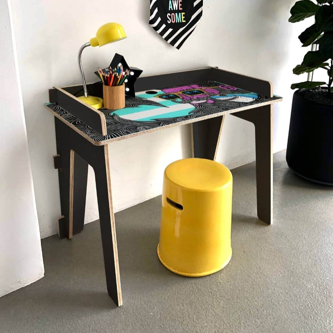 MULGAさんのインスタグラム写真 - (MULGAInstagram)「Mulga desks have arrived and to celebrate we're GIVING one away valued at $389. ⁣⁣ ⁣⁣ To enter 👇⁣⁣ 1. Like this post⁣⁣ 2. Tag 2 friends that could use one⁣⁣ 3. Share this post to your story⁣⁣ ⁣⁣ Comp closes Saturday 26 Sep.⁣ Open to Australian residents only. ⁣ ⁣⁣ The desks are designed, printed and made in Australia by my friends at @signaction_australia. ⁣⁣ ⁣⁣ They're made from recycled ply, finished with a matte durable art print top and layered timber edge and they only take about 1 minute to build. Heck yes.⁣⁣ ⁣⁣ #mulgatheartist #giveaway #mulgatheartistshop #mulgadesk」9月23日 7時55分 - mulgatheartist