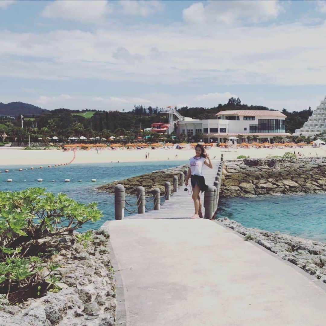 天舞音さらさんのインスタグラム写真 - (天舞音さらInstagram)「沖縄の海最高に綺麗だった❤️🏖」9月23日 8時03分 - sara.amane