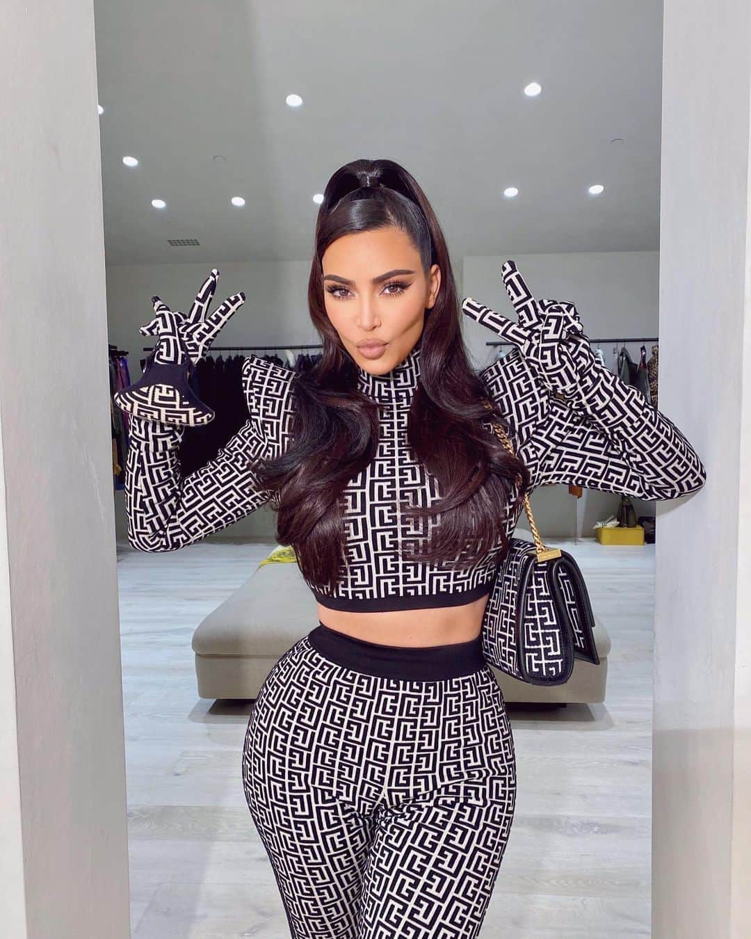 キム・カーダシアンさんのインスタグラム写真 - (キム・カーダシアンInstagram)「Balmain Barbie」9月23日 8時56分 - kimkardashian