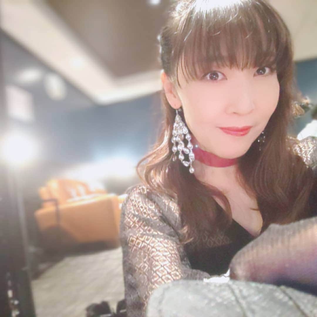 atsukoさんのインスタグラム写真 - (atsukoInstagram)「GARNiDELiAのtokuさんとの 貴重なライヴ、終わりました。 すごく新鮮に音楽を楽しめました。 ありがとうございます🎵 #garnidelia  #ttmc  #toku  #angela_jpn」9月23日 9時25分 - angela_atsuko