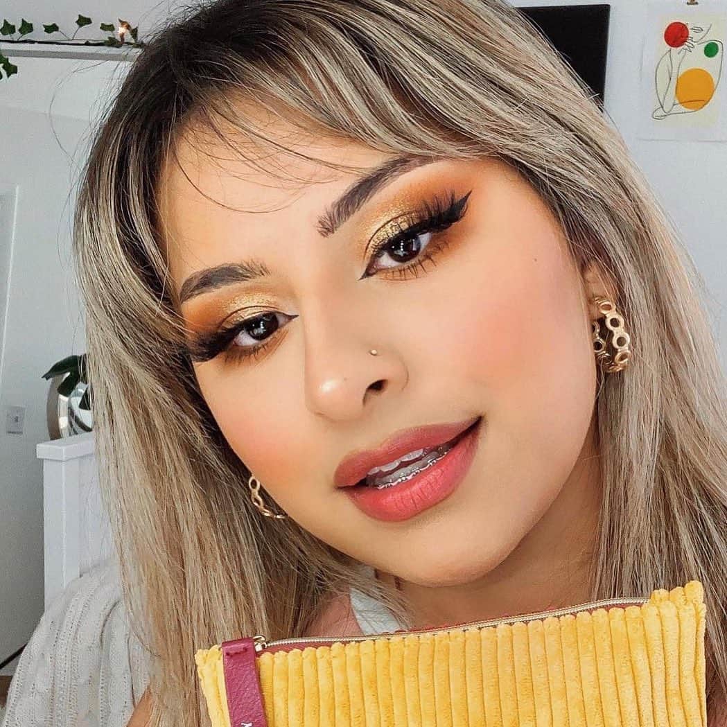 ipsyさんのインスタグラム写真 - (ipsyInstagram)「Is it just us, or does everyone look extra glowy (*ahem* @dumb.makeup 😍) next to their September Glam Bag? #IPSY #IPSYGoodVibes  Products Here: @oryzabeauty Camo Shimmer Eyeshadow Palette @maellebeauty Clearly Brilliant Tinted Lips in Berry @jonteblu Felt Tip Eyeliner Pencil in Black @itembeauty Brow Chow in Deep Brunette @purlisse Youth Glow Vitamin C CC Cream SPF50 in Medium」9月23日 9時57分 - ipsy