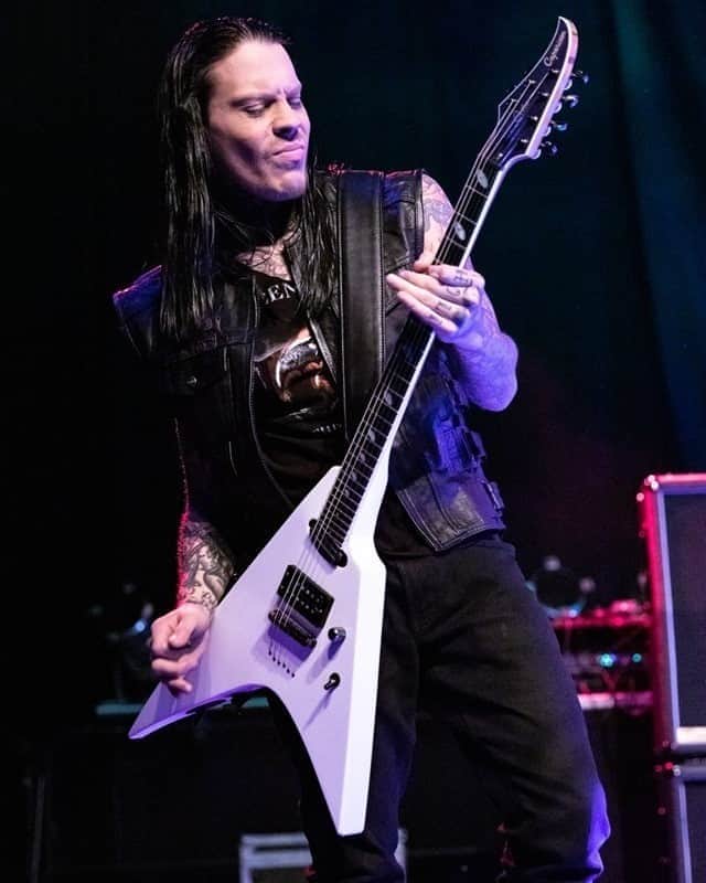 Queensrycheさんのインスタグラム写真 - (QueensrycheInstagram)「Parker at the Cannery Hotel and Casino in Las Vegas, NV (photo credit Joe Schaeffer Photography) #queensryche #theverdicttour #canneryhotelandcasino #lasvegas #parkerlundgren #backupvocalist #guitarist #guitarplayer #talentedmusician #songwriter #givesguitarlessons #comparionsguitars #diabloguitarsdotcom #diabloguitarsseattle #axesofevil #guitarshop #checkitout」9月23日 10時00分 - queensrycheofficial