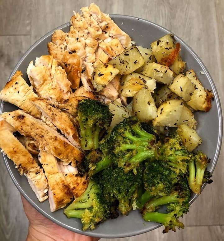 Flavorgod Seasoningsさんのインスタグラム写真 - (Flavorgod SeasoningsInstagram)「$2 Tuesday on the website⬇️⬇️⬇️ Everything but the salt is this weeks $2 flavor⁠ Click link in the bio -> @flavorgod  www.flavorgod.com⁠ -⁠ Grilled chicken 🤗 & Broccoli flavored with @flavorgod Taco Tuesday by customer @ambaryvettee⁠ -⁠ Baked Potatoes flavored parsley and @flavorgodseasoning garlic lovers🧄⁠ -⁠ Flavor God Seasonings are:⁠ ➡ZERO CALORIES PER SERVING⁠ ➡MADE FRESH⁠ ➡MADE LOCALLY IN US⁠ ➡FREE GIFTS AT CHECKOUT⁠ ➡GLUTEN FREE⁠ ➡#PALEO & #KETO FRIENDLY⁠ -⁠ #food #foodie #flavorgod #seasonings #glutenfree #mealprep #seasonings #breakfast #lunch #dinner #yummy #delicious #foodporn」9月23日 10時01分 - flavorgod