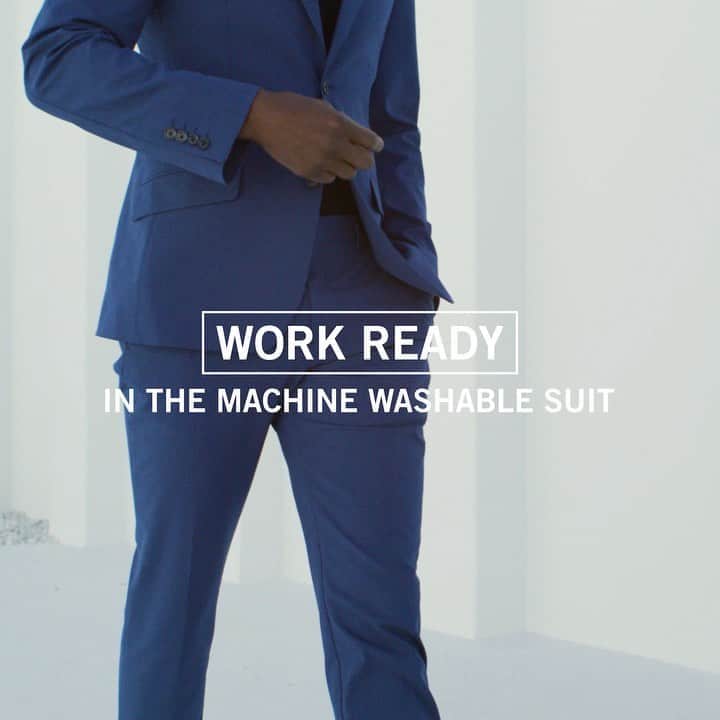 ペリーエリスのインスタグラム：「Going back to work simplified with our machine washable suit. #LifeReadySince1976」