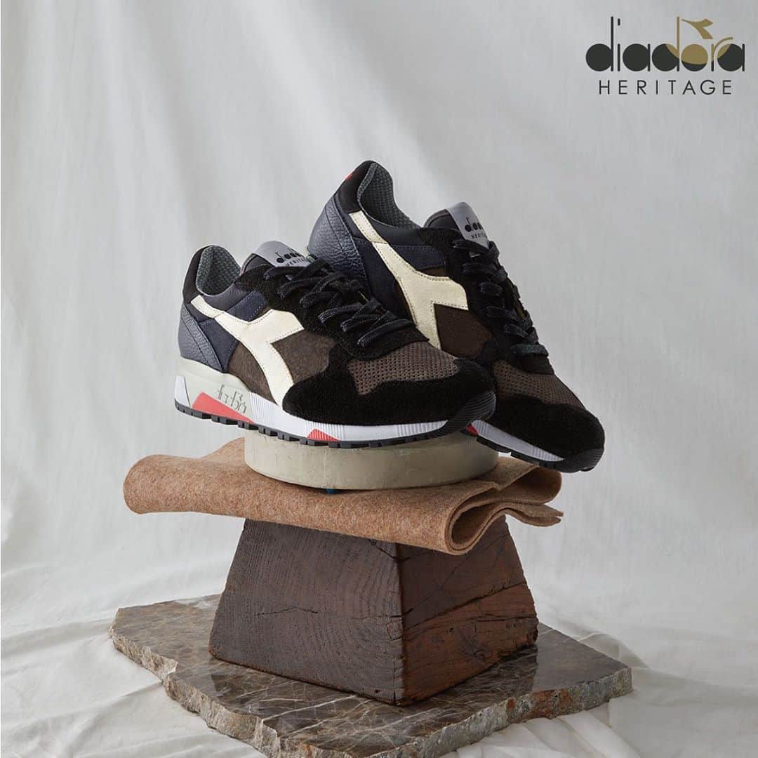 ディアドラのインスタグラム：「. 【diadora NEW PRODUCT INFORMATION】 . "trident90 leather" . 1980年代当時F1のピットクルーシューズとして展開された"trident" パンチング処理を施したピッグスキンヌバックや毛足の長いスウェード、ヒール部にはCervo (牡鹿) レザーを使用したり様々な表情が味わえます。 アウトソールには当時のモデルに採用されたオイル（ガソリン等）で滑りにくいパターンを採用しています。 やや細身なシルエットも特徴。 . #diadora #diadoraheritage #trident90 #madeinitaly #makeitbright #sneakers #ディアドラ #ディアドラヘリテージ #スニーカー」
