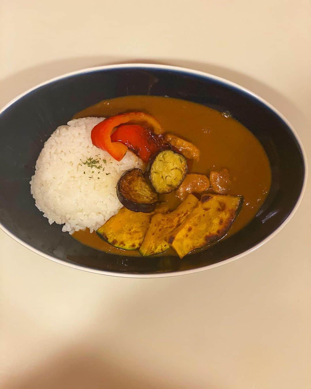 大石絵理のインスタグラム：「🍛🌻🌻」