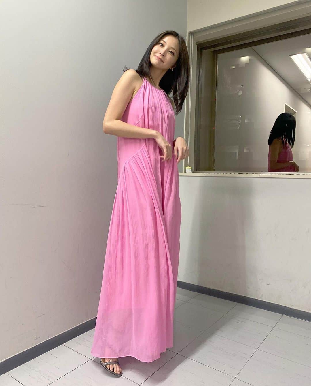 大石絵理のインスタグラム：「🐣🥩👗」