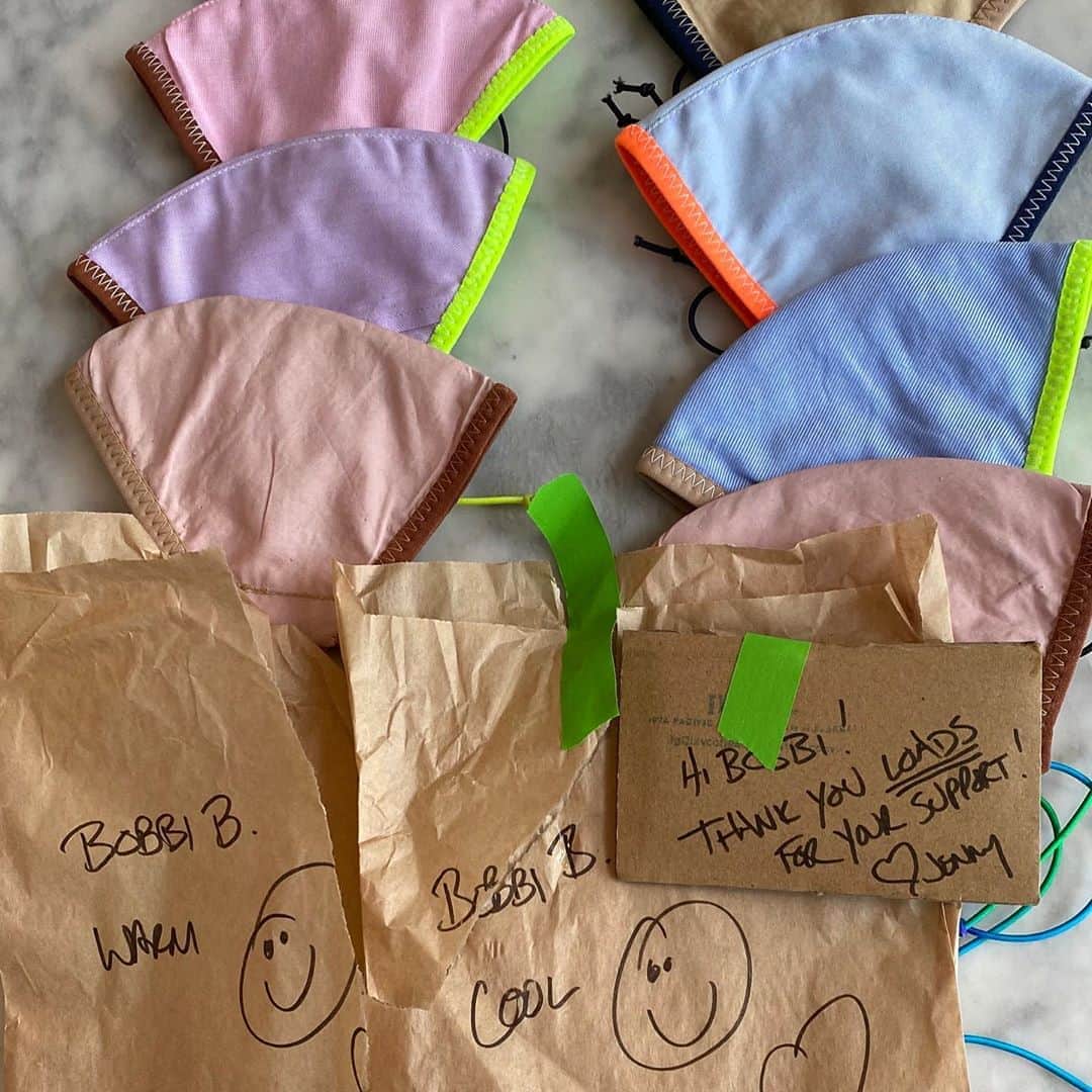 ボビー・ブラウンのインスタグラム：「Love these @ixvcoffee face masks. Buy them for all my kids. Especially love the customer touches and personalization that the owners do. It’s the little things that make the most difference. So Brooklyn. So cool. #wearamask #neon」