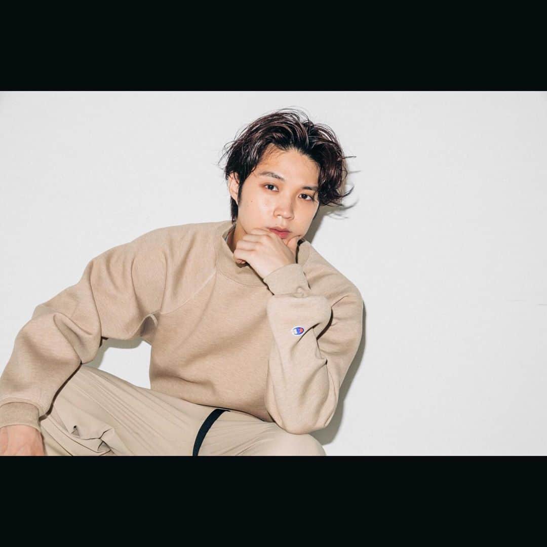 磯村勇斗のインスタグラム：「. 『Champion SPECIAL BOOK』  9月24日発売  photographed by 峠 雄三さん  @tougeyuzo   #champion」