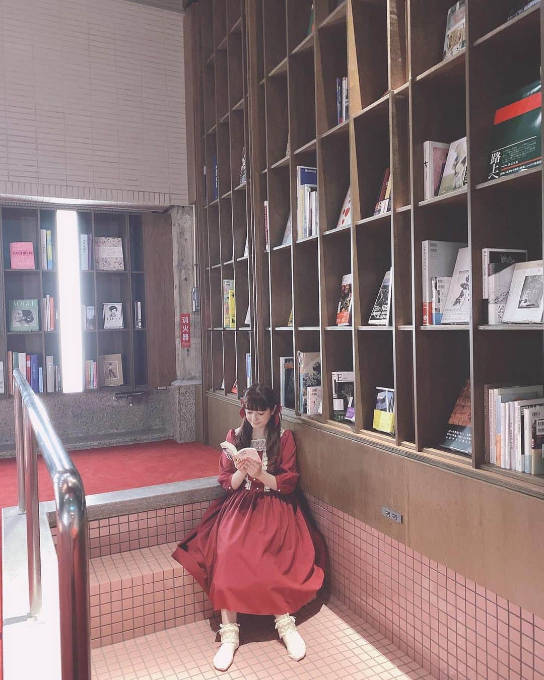 青木美沙子さんのインスタグラム写真 - (青木美沙子Instagram)「松本本箱🌹 ずっと行きたかった温泉旅館♨️ 読書の秋ですね、、、📕」9月23日 10時43分 - misakoaoki