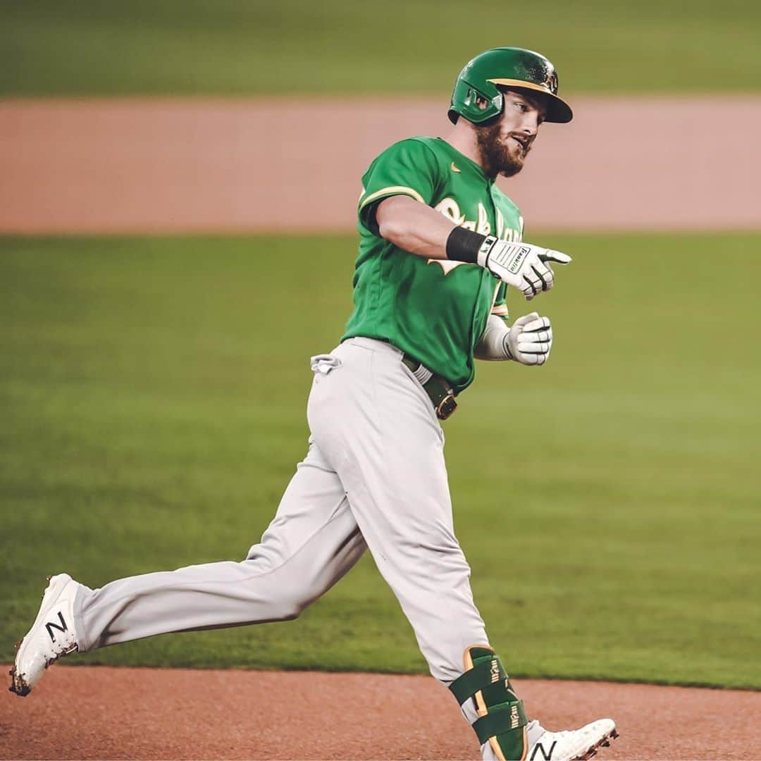 オークランド・アスレチックスさんのインスタグラム写真 - (オークランド・アスレチックスInstagram)「May I have this bank shot? #RootedInOakland」9月23日 11時01分 - athletics