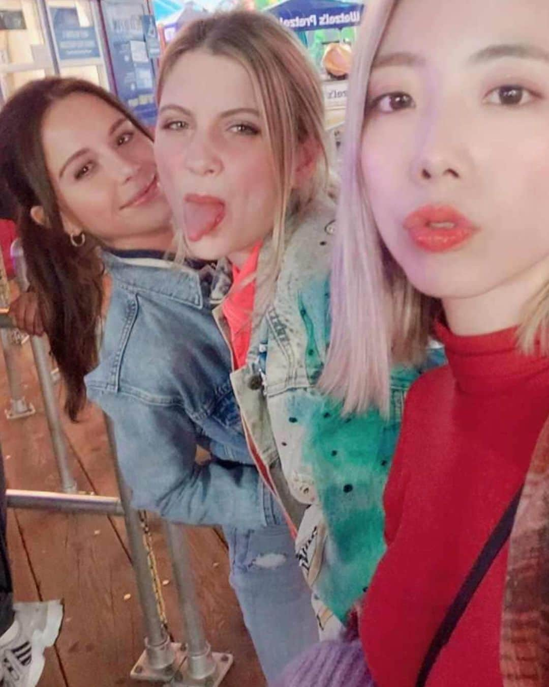 マッケンジー・ヴェガさんのインスタグラム写真 - (マッケンジー・ヴェガInstagram)「IT IS MY BABY SISTER’S/ BEST FRIEND’S BIRTHDAY! And she’s 20 now! I still remember how excited I was the day she was born, and how ugly she was. She was truly an ugly baby. But I was so proud to have a little sister, that I took my polaroids of her with me everywhere and showed everyone on set my little, old-man-looking, baby sister. To this day I’m proud of this little one. She’s so darn talented, artistically, creatively, musically.... but most of all this little lady’s heart is what makes people notice her most. She’s got one of the largest hearts I’ve ever been lucky enough to know, and she makes me a better person just being around her. I love my GreyGrey!  @greylinjamesrue」9月23日 11時07分 - makenzievega