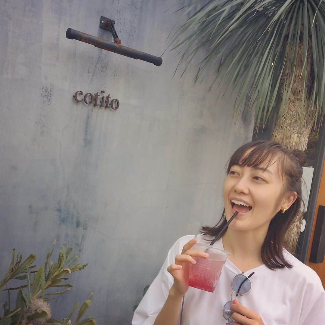 松山メアリさんのインスタグラム写真 - (松山メアリInstagram)「お花屋さんとカフェ(@_cotito____ )のクッキーが食べたくて、私も花柄のマスクをして行ってきました🍪💐  綺麗で可愛いくて、 まだ観察中です🙈🌼  #cotito   📷 #canon #インスピックレック  #inspicrec」9月23日 11時31分 - marymatsuyama_official