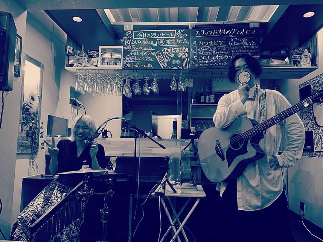 のインスタグラム：「DAY-3 「210.5cm間の音楽検証 」 —真空ホロウの場合—  #真空ホロウ #松本明人 #MIZUKI」
