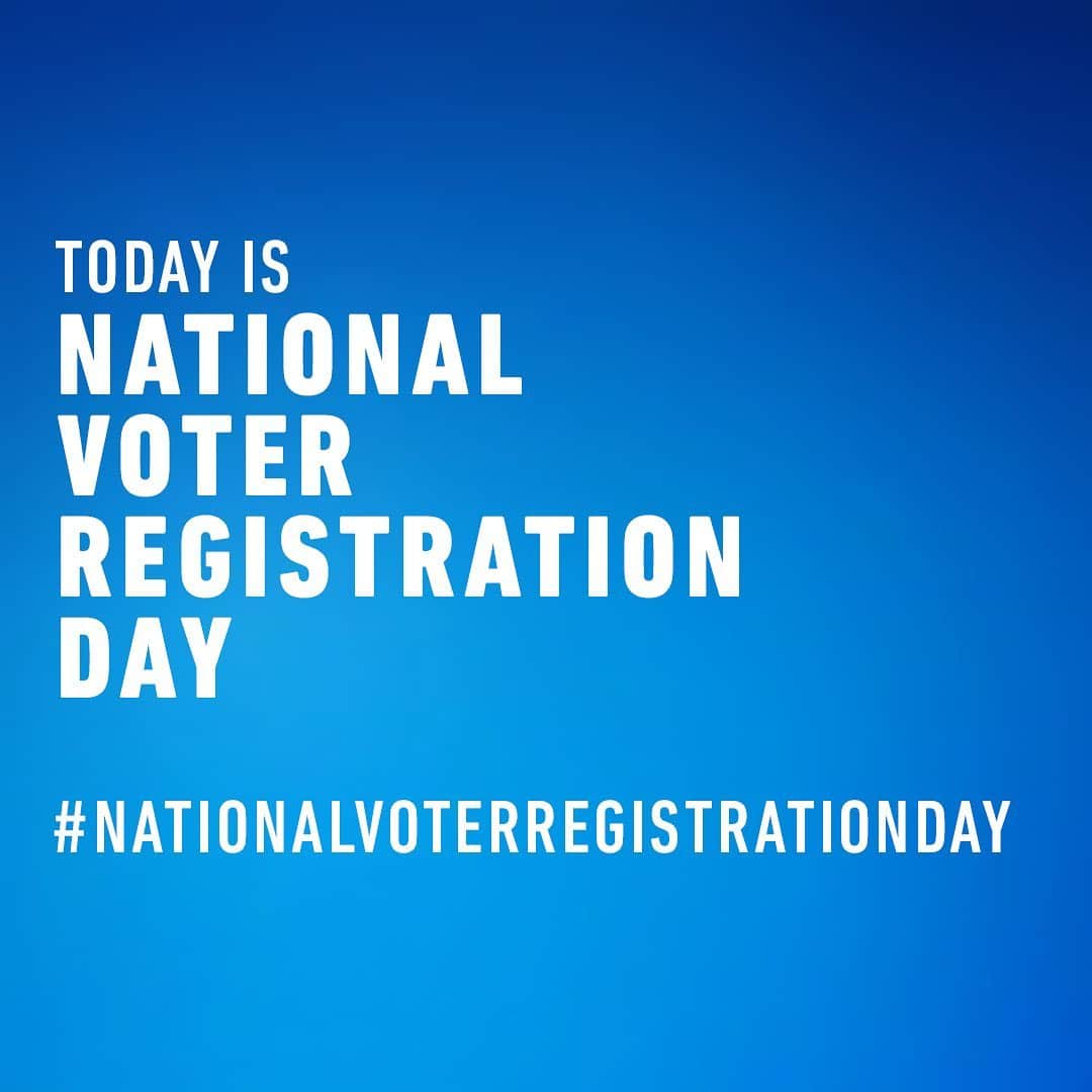 Forever 21 Menさんのインスタグラム写真 - (Forever 21 MenInstagram)「Today is #NationalVoterRegistrationDay! 🗳   Are you registered to vote? Tag 3 friends who might need a friendly reminder 😊  You can register online, by mail or in person. Don’t miss your opportunity to vote in the 2020 elections! Text VOTER to 26797 to register to vote + head to @iamavoter for more info 🗳」9月23日 11時28分 - forever21men