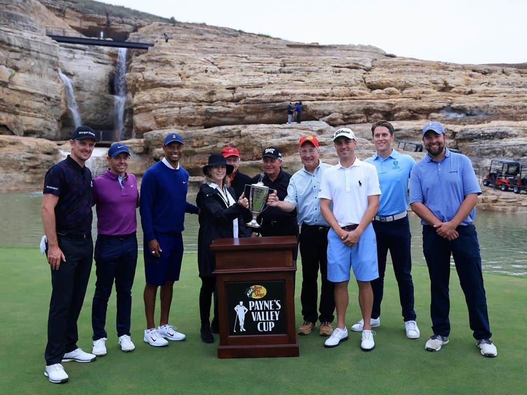 タイガー・ウッズのインスタグラム：「Thank you @justinthomas34, @justinprose99 and @rorymcilroy for playing in the #PaynesValleyCup and to Johnny Morris for making this possible. I've been excited to open my first public golf course at @golfbigcedar with my @tgr.design team and you all made it even that much more special.」