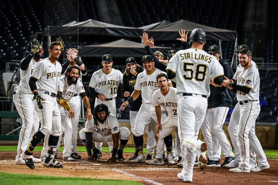 ピッツバーグ・パイレーツのインスタグラム：「Ain’t no party like a walkoff party #RaiseIt」