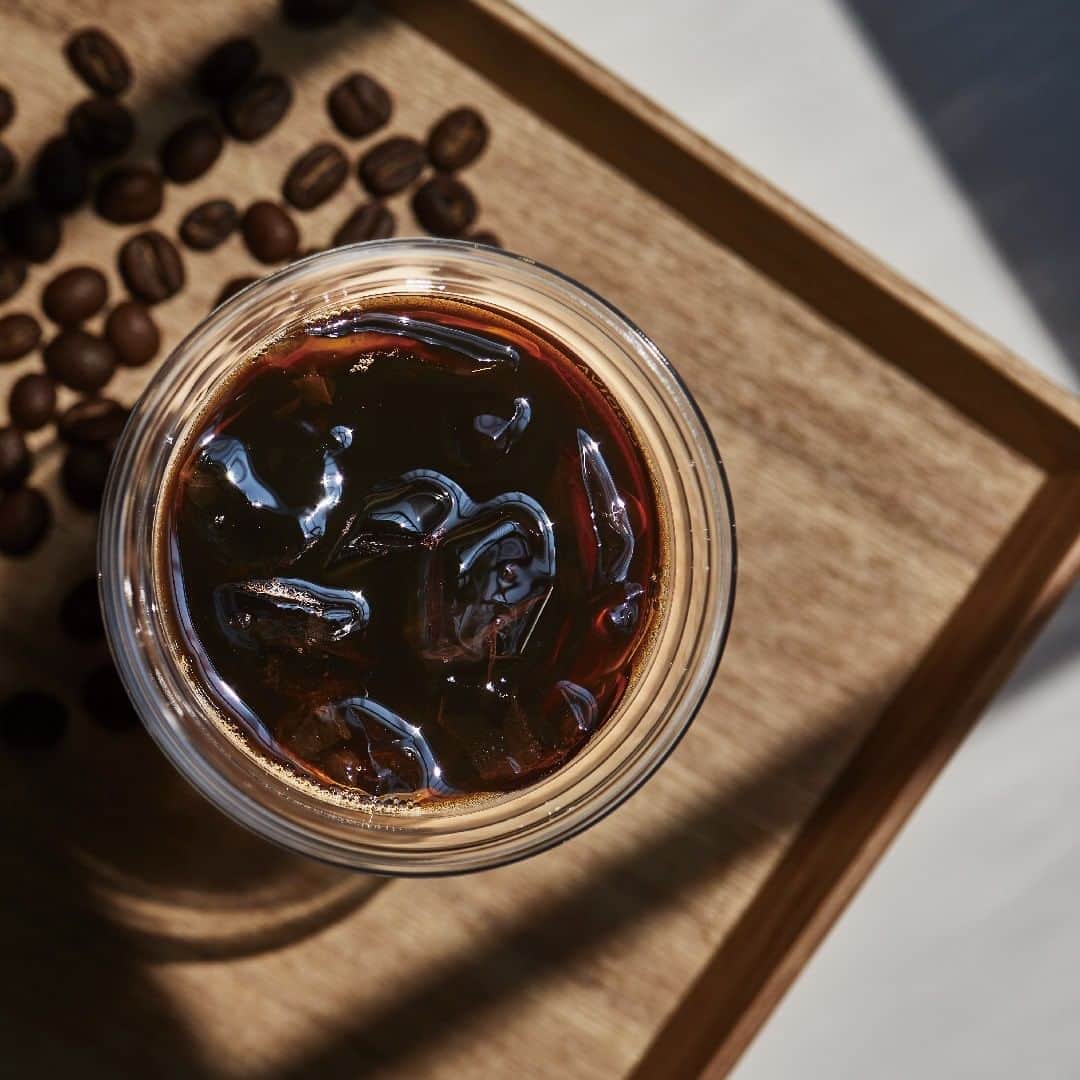 GODIVAさんのインスタグラム写真 - (GODIVAInstagram)「全国のゴディバ限定ショップにて、アイスコーヒーが新登場✨  唯一無二のコーヒーハンターJosé. 川島 良彰氏が立ち上げた『ミカフェート』による厳選された高品質のコーヒー豆を使用。 ゴディバのチョコレートとも相性が良く、すっきりとした味わいのコーヒー。リフレッシュのひと時にもおすすめです。  ▼現在のお取扱い店舗 https://bit.ly/32Islme  #ゴディバ #アイスコーヒー #新発売 #ご褒美 #リフレッシュ #カフェ #godiva #coffee #selftreat #refresh」9月23日 12時00分 - godiva_japan