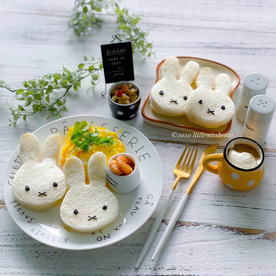 Little Miss Bento・Shirley シャリーのインスタグラム：「Miffy breakfast! Simple but Yummmmmmm  Soft bread with scrambled egg, spicy prawns, sweet at the side is earl grey jam with yogurt and granola.」