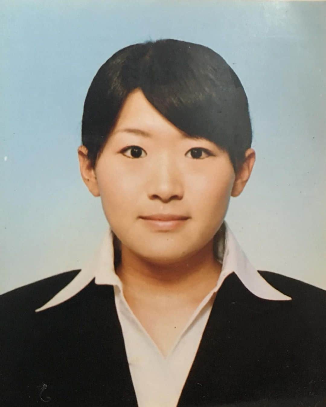 沙羅さんのインスタグラム写真 沙羅instagram 昔の面白い写真ありますか って言われて これしかなくて困ってたんだけど ことたりたらしい 22歳 社会人1年目 広告会社勤務 昭和感すごっ まゆげ細っ 若っ まじめに働きそう 綾瀬はるか感ない