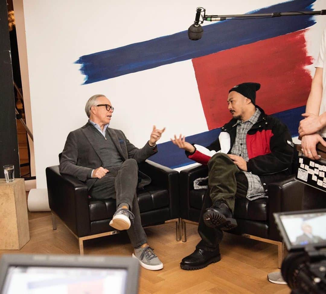 余文樂のインスタグラム：「Enjoy my conversations with Tommy. Congrats on 35 years! #tommy35 #tommyhilfiger」